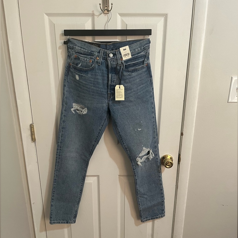 NWT. Levi 501 Skinny Jeans